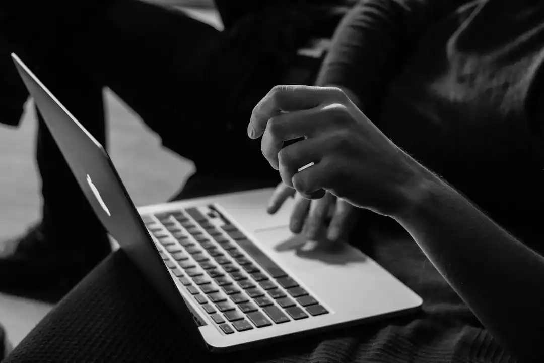 how to do faceless affiliate marketing 7 Photo Laptop, Money