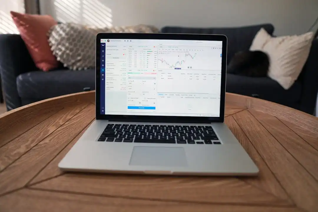 adsense vs affiliate marketing 7 Photo Laptop, money