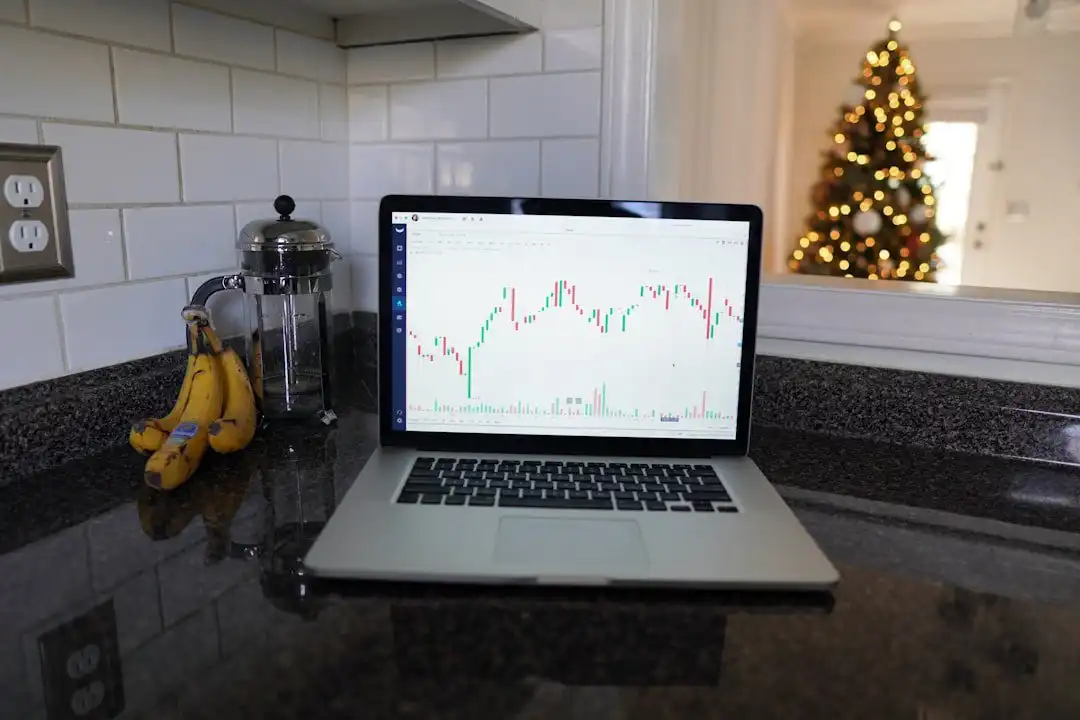 adsense vs affiliate marketing 9 Photo Laptop, money